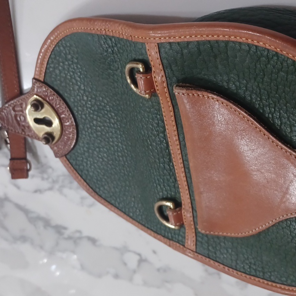DOONEY & BOURKE SMALL BELT BAG WITH REPLACEMENT STRAP & BROKEN HARDWARE - Picture 10 of 15